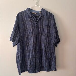 Tommy Bahama XL Button Up Short Sleeve Shirt. 
Blue plaid.